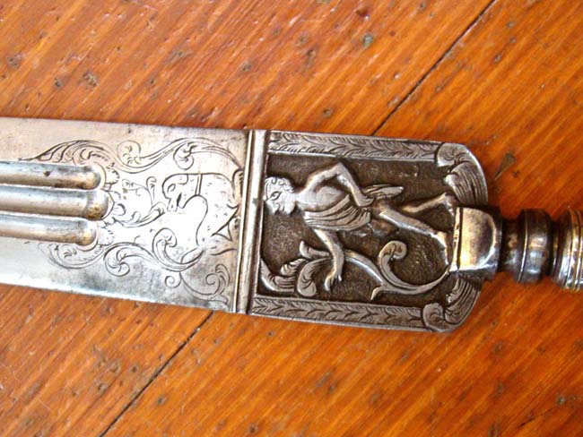 A fabulous late 17th or early 18th century silver mounted Italian dagger — image 7